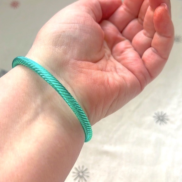 Green Crystal Twisted Cable Bangle Cuff Bracelet - Picture 9 of 9